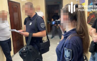 На Одещині викрито посадовців міграційної служби, що заробляли на іноземцях, – ДБР
