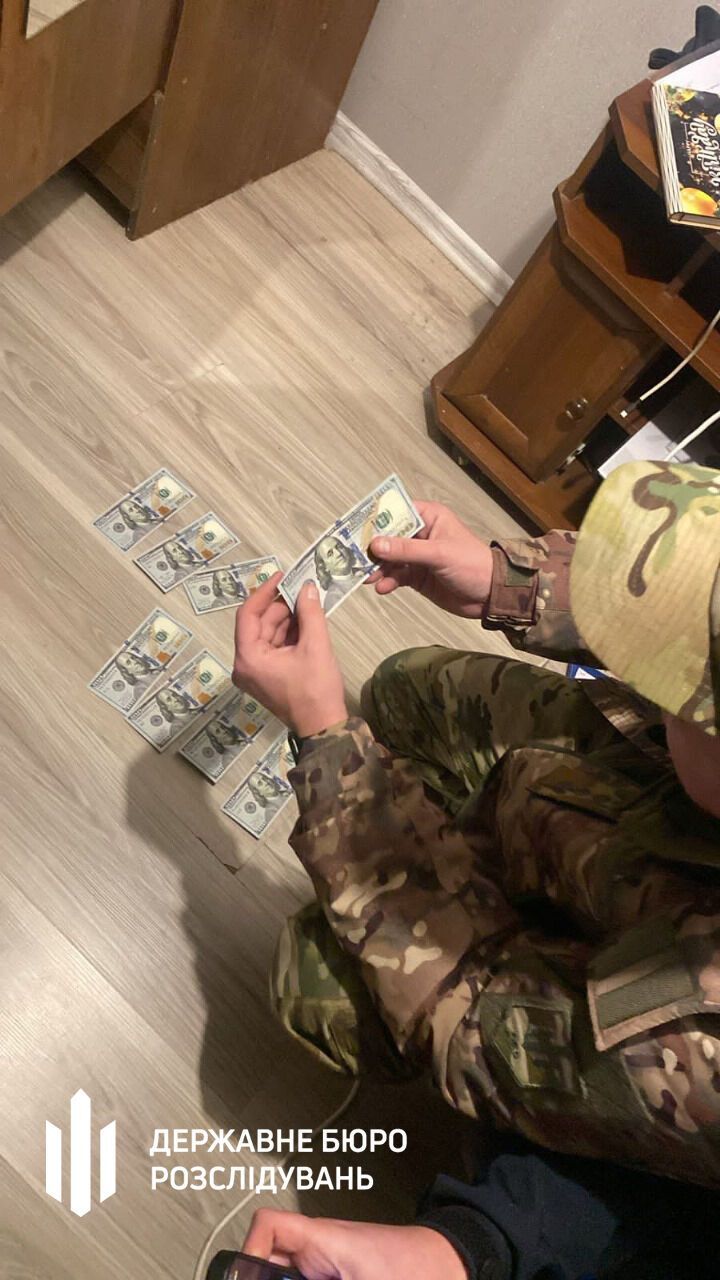 Сотрудник военкомата и правоохранитель торговали ''белыми билетами''