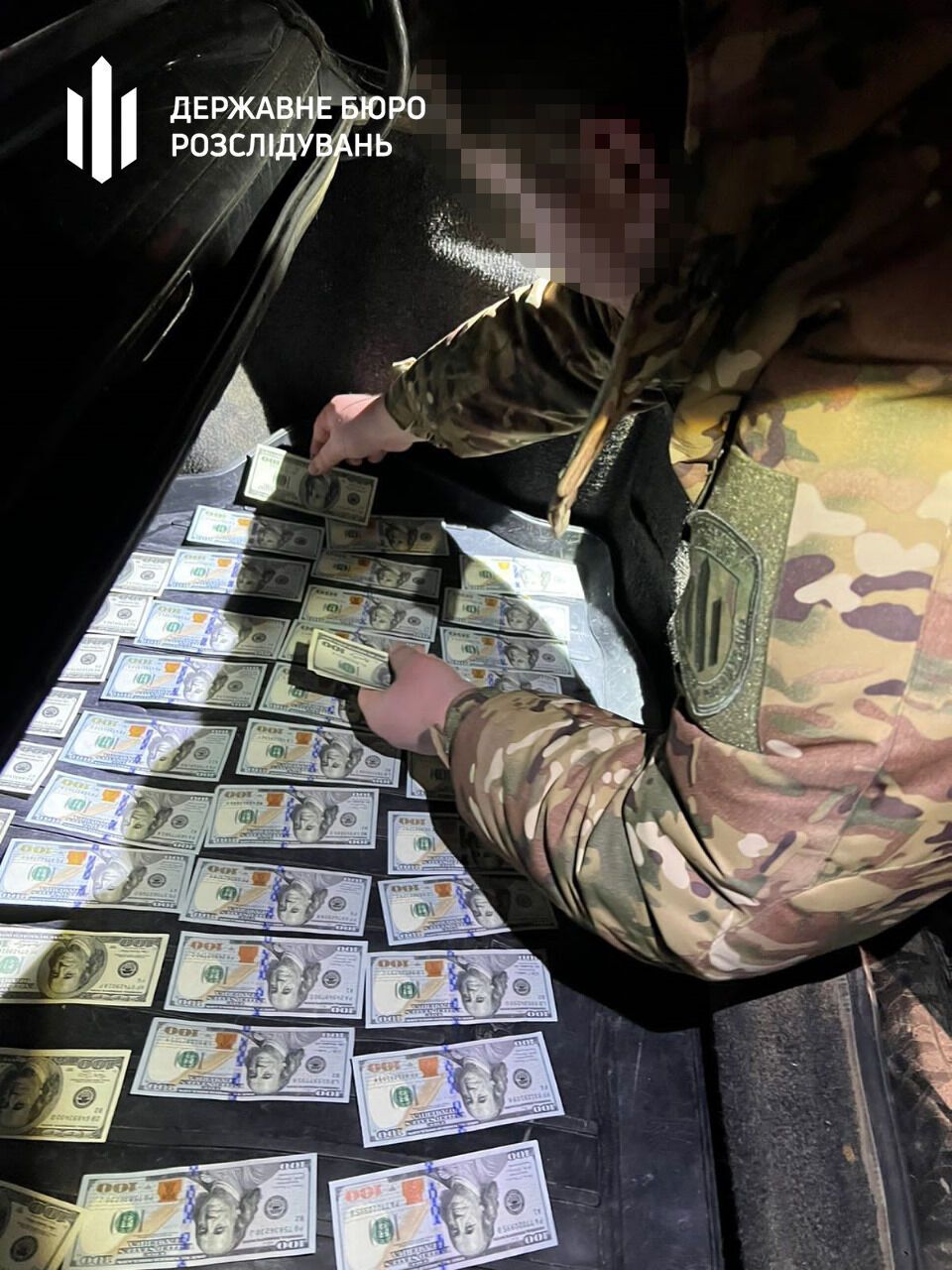 Сотрудник военкомата и правоохранитель торговали ''белыми билетами''