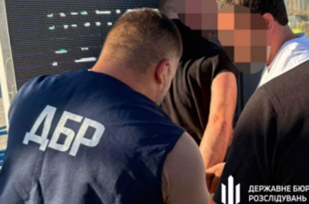 Закарпаття: ДБР затримало прикордонника, який переправляв призовників до Словаччини