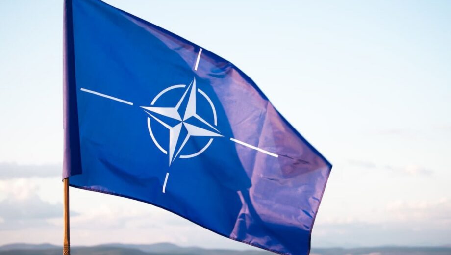 НАТО обсуждает новый пакет поддержки Украины на 70 млрд евро