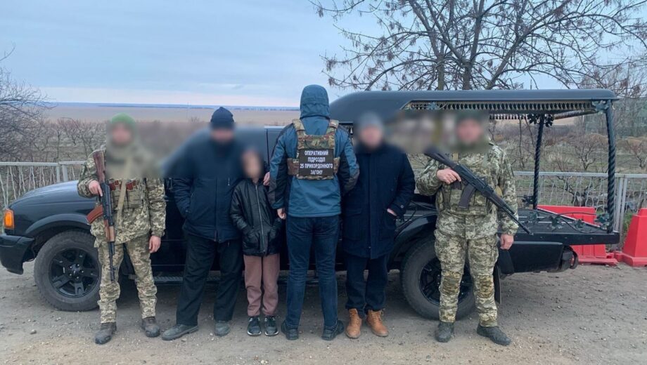 Священник УПЦ МП попытался перевезти мужчину через границу в катафалке