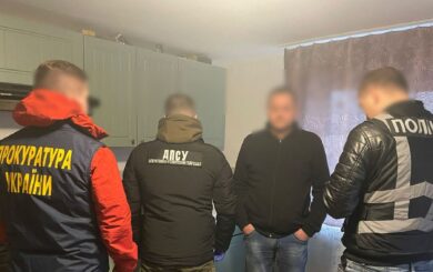 Шахрай зі Львівщини допомагав ухилянтам тікати за кордон, вимагаючи 3 000 доларів