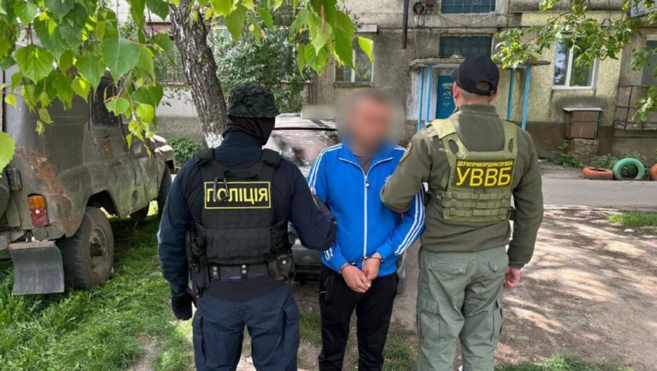 10 тисяч доларів з клієнта: на Одещині таксист заробляв на ухилянтах