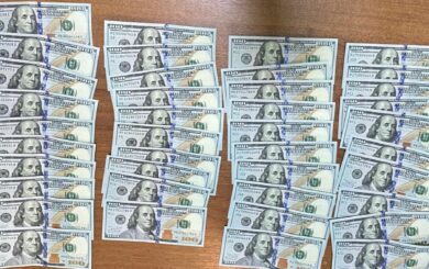 1000 доларів за захист роботи та отримання диплому бакалавра: підозрюється викладач вишу в Тернополі