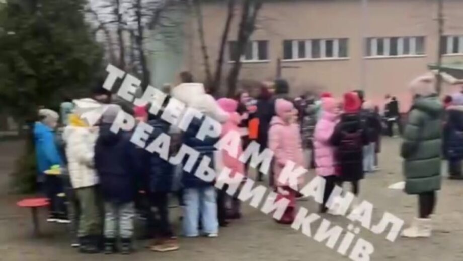 В столичной гимназии произошел пожар: детей эвакуировали