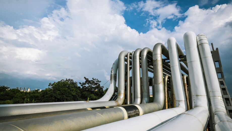 Украине вернут »трубу Медведчука»: суд отменил сделку купли-продажи нефтепродуктопровода
