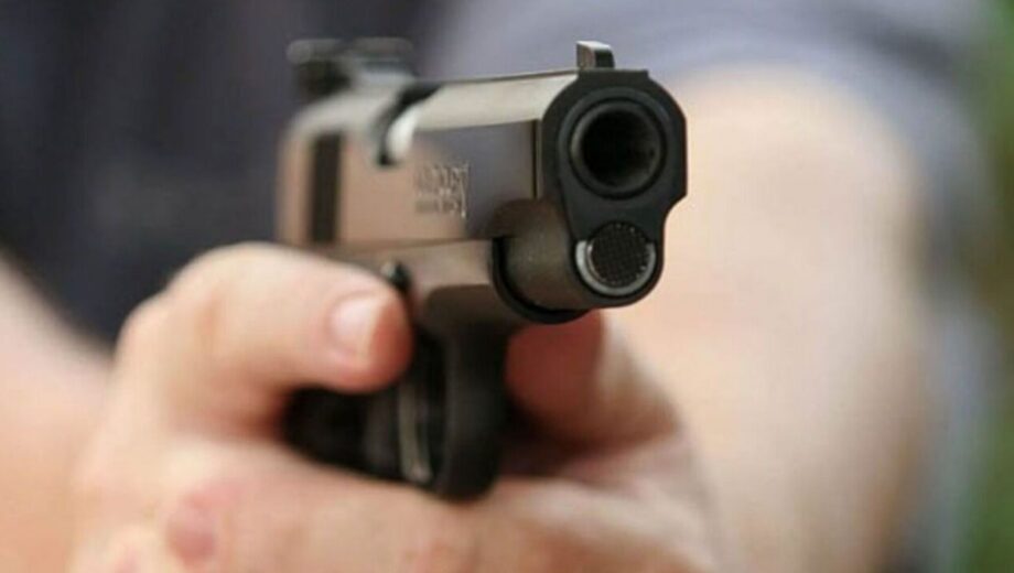 У київському укритті чоловік вистрелив у себе під час нічної атаки