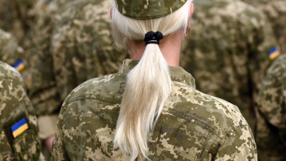 Военный учет для женщин в Украине: кому обязательно становиться и возможен ли призыв