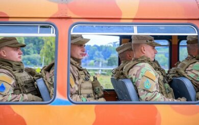 Военных, потерявших братьев или сестер на войне, могут уволить со службы: законопроект