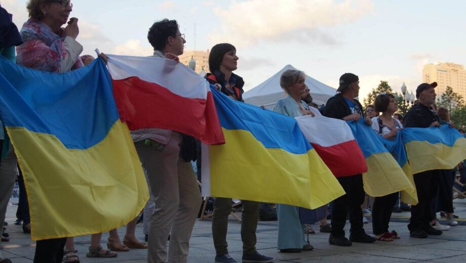 С 2025 года украинцам в Польше придется ежемесячно подтверждать работу
