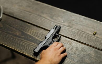 Українцям можуть дозволити носити зброю: що змінює законопроєкт №5708