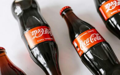 Coca-Cola відкликає продукцію в Австрії: до пляшок могли потрапити часточки металу