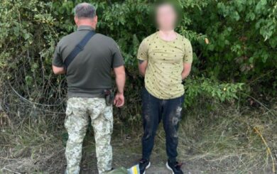 Прикордонники затримали юнака у гідрокостюмі під час спроби незаконного перетину
