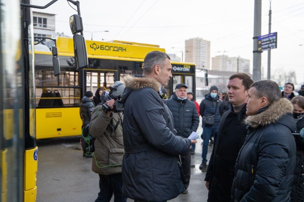Мільйони на шинах, орден УПЦ МП і елітні статки: чим відомий ексголова Київпастрансу Левченко