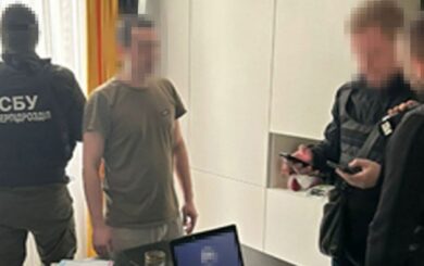 ”Шістки” Кремля: СБУ затримала київських блогерів за провокації проти ЗСУ
