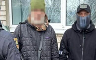На Харківщині та на Донеччині викрили ділків, які продавали військову зброю місцевому криміналітету