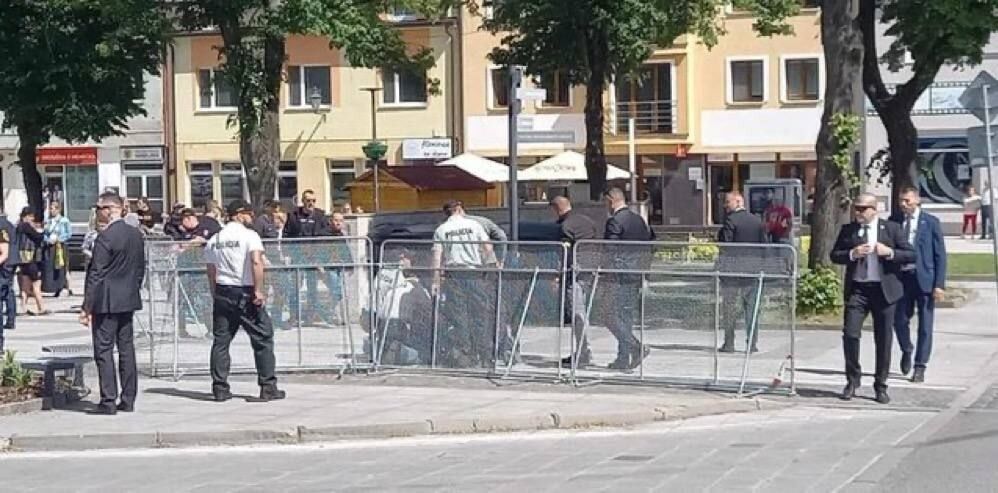 На премьер-министра Словакии Роберта Фицо совершено покушение: он госпитализирован с огнестрельным ранением (обновлено)
