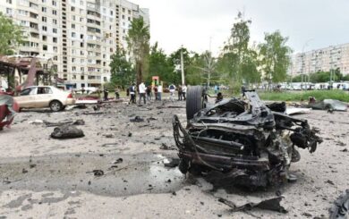 У Харкові машину розірвало після прямого влучання КАБа (фото)