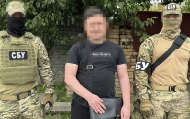 Двоє блогерів ”засвітили” позиції ЗСУ на Харківщині та Вінниччині: СБУ затримала зловмисників