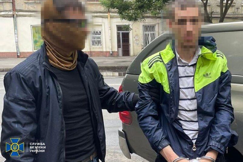 Наркозависимый одессит в обмен на ''дозу'' вместе с наркодилером сжигали авто украинских военных