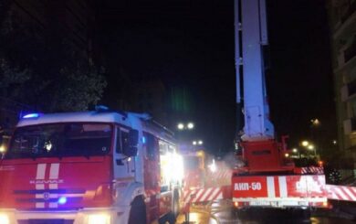 Ночь взрывов в Волгограде: атака дронов на нефтеперерабатывающий завод и жилой дом