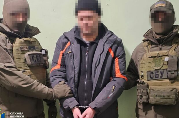 ”Полював” на оборонні заводи Запоріжжя: СБУ затримала агента російської воєнної розвідки