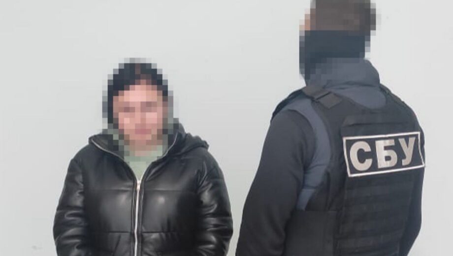 Приїхала до Києва за соцвиплатами: СБУ затримали організаторку фейкового референдуму на Луганщині