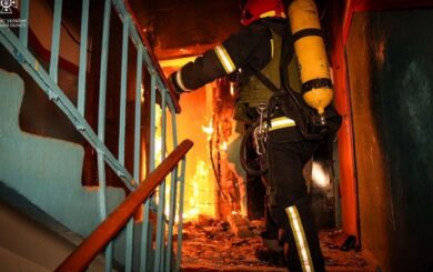 На Київщині двоє дітей ледь не загинули в масштабній пожежі