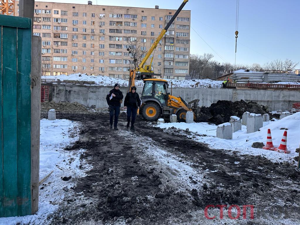 Попри санкції: фірма Єрмолаєва забудовує Протасів Яр - поліція зафіксувала незаконні роботи