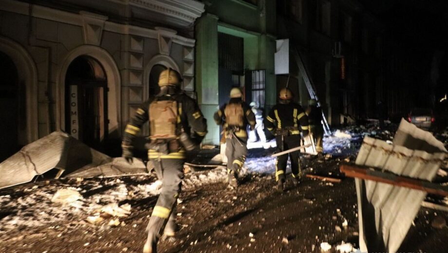 Втретє за добу: окупанти знову вдарили ракетами по Харкову, 9 постраждалих