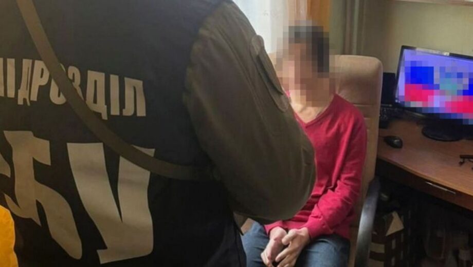 Хотів ”покласти” урядові сайти, а обличчям в асфальт поклали його: СБУ затримала хакера