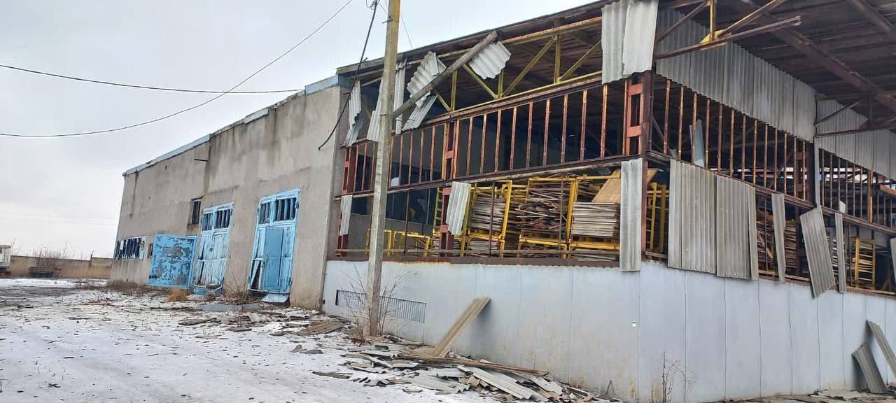 Работник полиции ранен в результате вражеских обстрелов