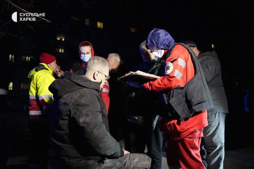 Пожежа в житловому будинку, вибиті шибки та постраждалі - наслідки нічної атаки на Харків