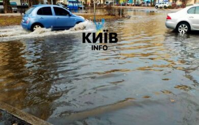 Потоп у Києві: Русанівка залишилась без води