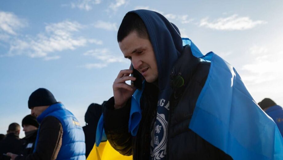 »Наши – дома. 207 ребят»: в Украину из плена вернулись военные