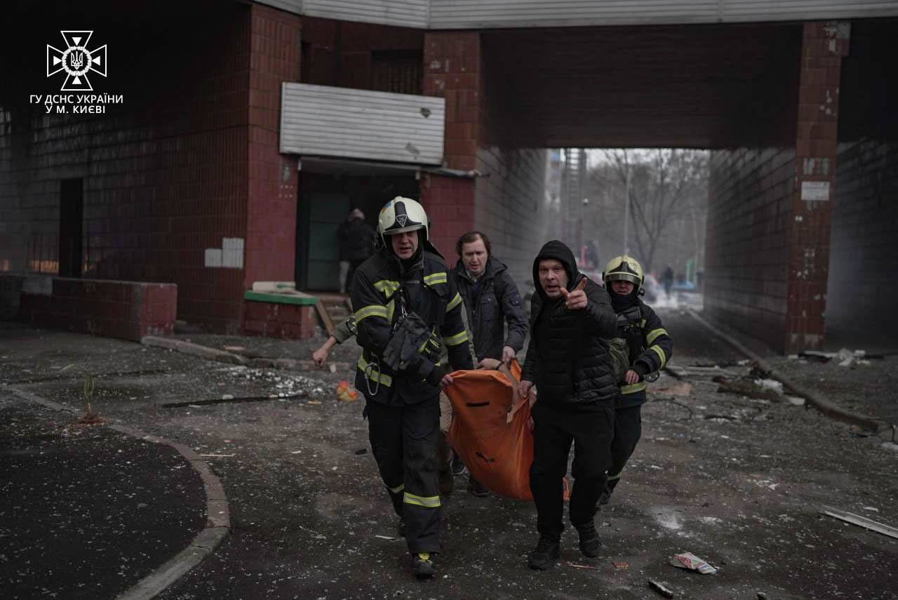 Атака на Киев: три человека погибли, часть остается под завалами (фото)