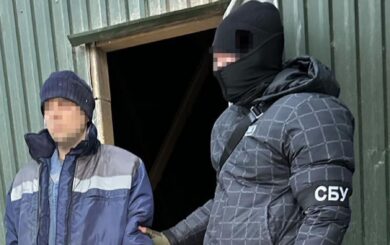 Встановив вебкамери поблизу Миколаївського морпорту для шпигування за кораблями ЗСУ: СБУ затримала зрадника