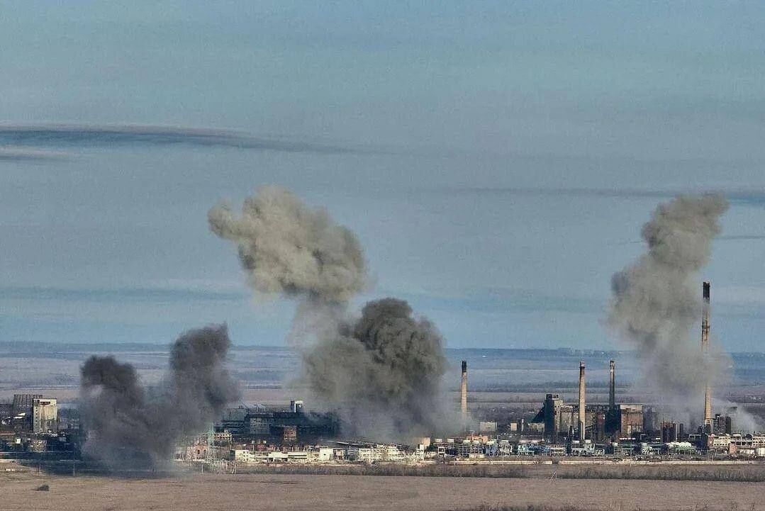 Авдеевка под обстрелами: украинские военные пытаются прорвать вражеское кольцо