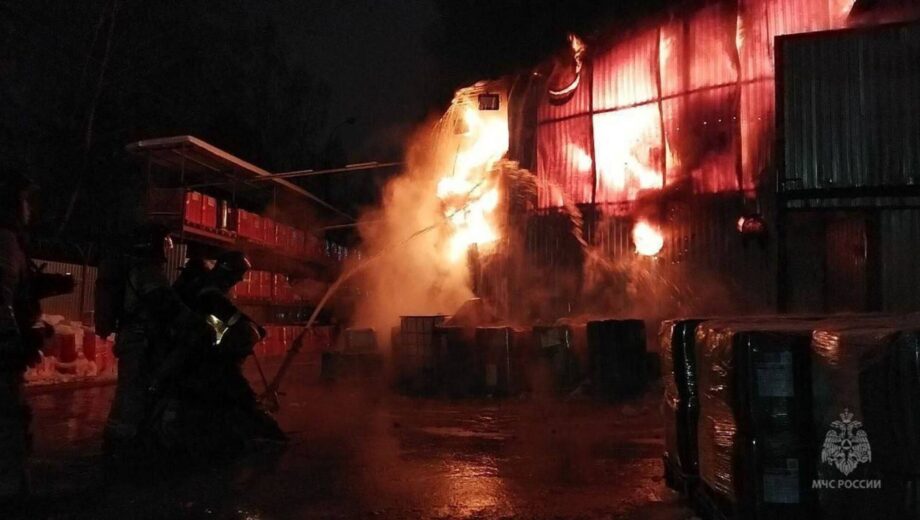 Велика пожежа у ТЦ Іжевська, який ще минулого року віддали під виробництво дронів, — росЗМІ