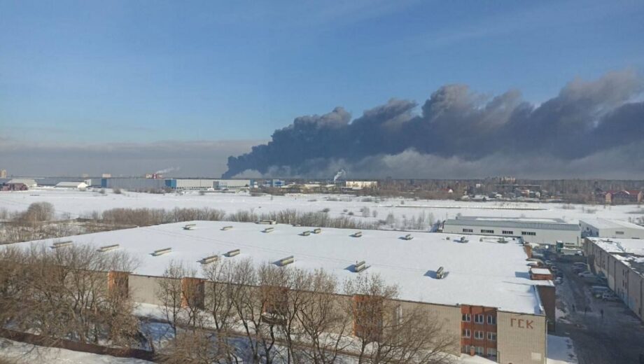 Ще одна пожежа у Московській області: горить склад будматеріалів