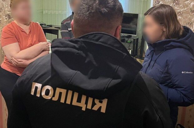 У Києві працівники медлабораторії викрадали інформацію про лікарів та клієнтів