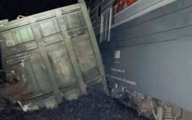 Пассажирский поезд въехал в грузовой состав под Красноярском в россии
