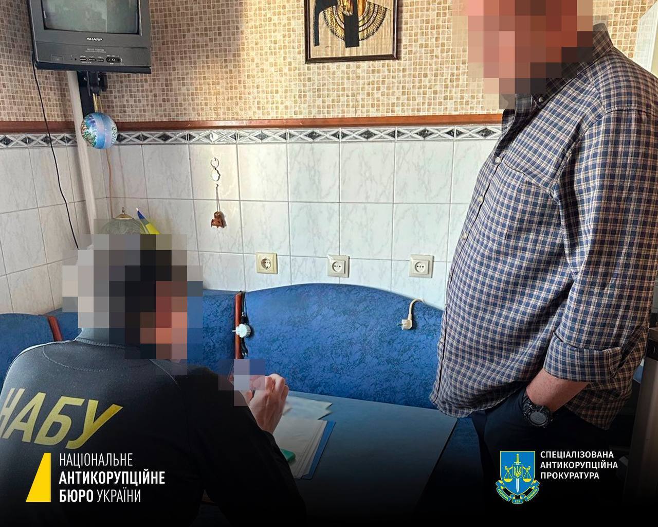 Подозреваемый и работник НАБУ