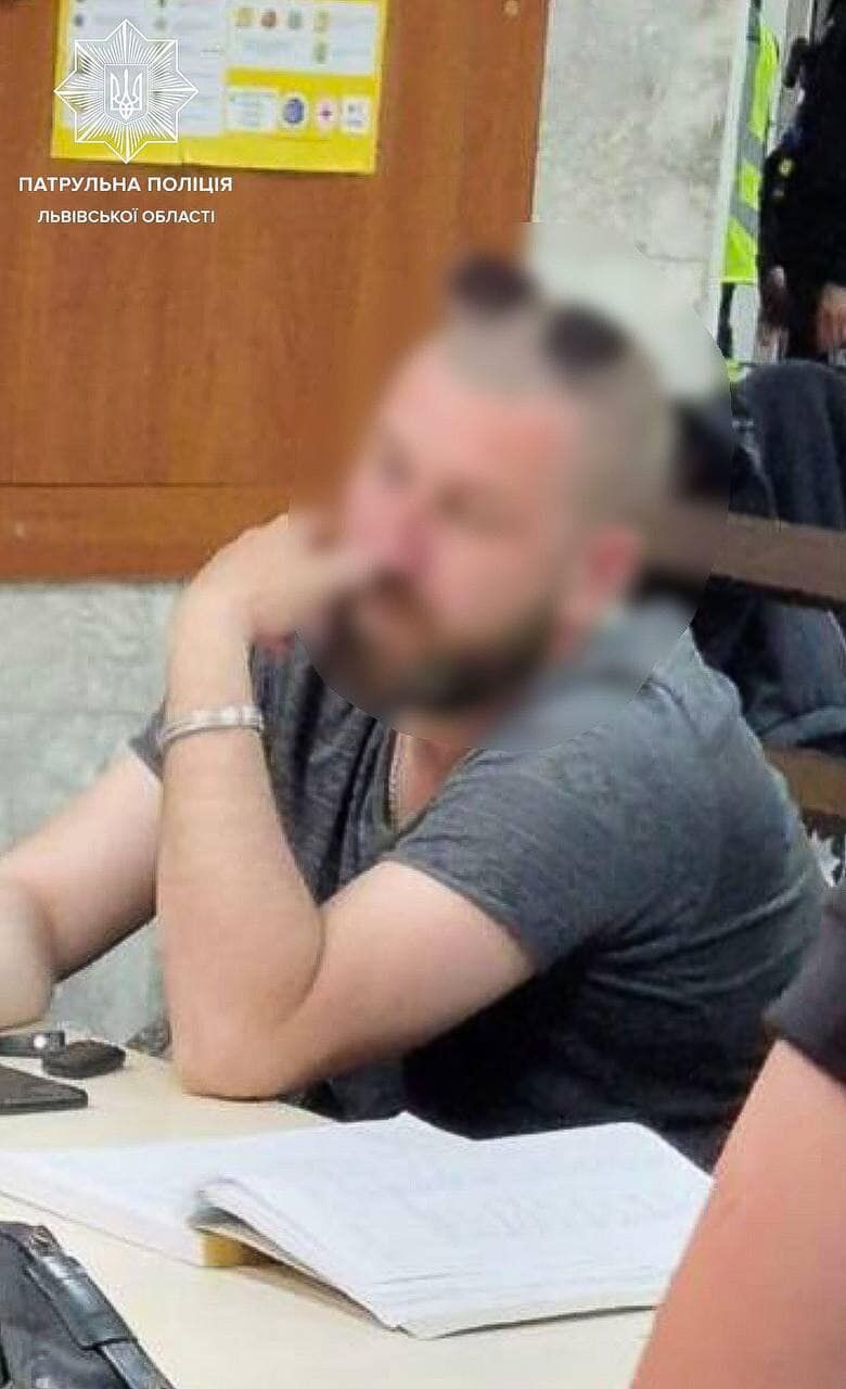 Поліція розшукала львів'янина, який посадив за кермо дев'ятирічну доньку: його оштрафували
