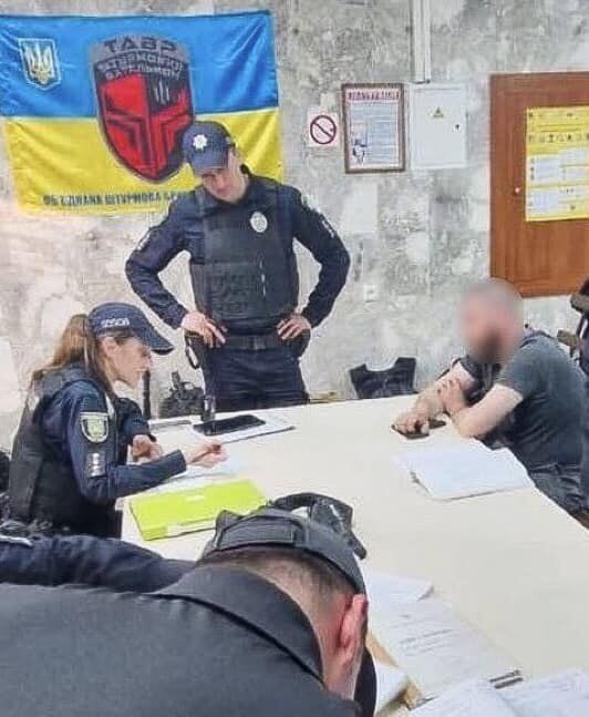 Полиция разыскала львовянина, посадившего за руль девятилетнюю дочь: его оштрафовали