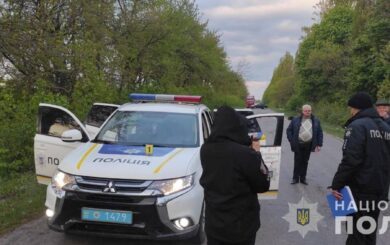 Поліція Вінниччини розшукує батька та сина, які вбили поліцейського