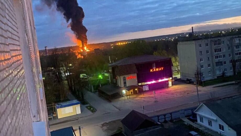 Беспилотники атаковали Смоленскую область, города Воронеж и Липецк: что известно