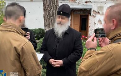 »Божий человек» передал врагам адреса украинских блокпостов прямо во время литургии