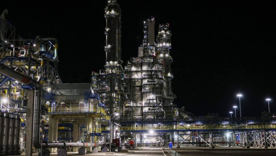 Невідомі дрони атакували нафтопереробний завод у російський Рязані